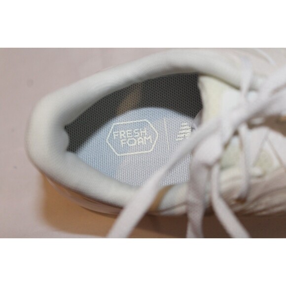 New Balance Fresh Foam Women's Arishi v4 SZ 6.5 BEIGE NIB - Picture 5 of 6